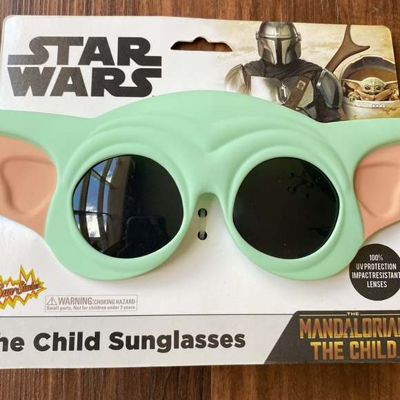 Star Wars Character Sunglasses - fits Child - Picture 2 of 6